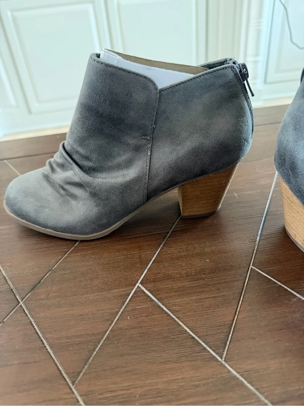 Report Footwear Clarice Grey Heeled Booties Size 8W